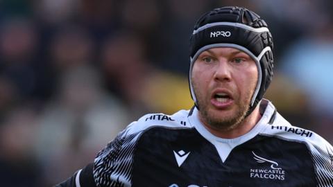 Sebastian de Chaves in action for Newcastle Falcons