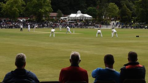 Fans watch Derbyshire play at Chesterfield