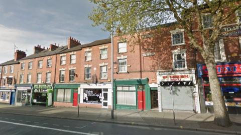 scene of suspected hit and run accident on Mansfield Road in Nottingham