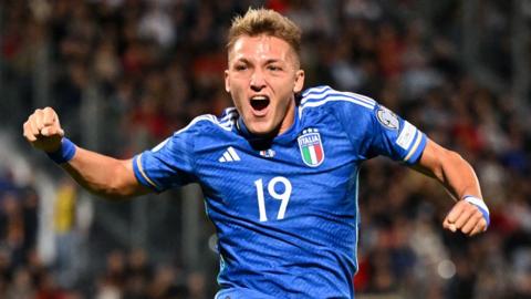 Mateo Retegui celebrates scoring for Italy against Malta