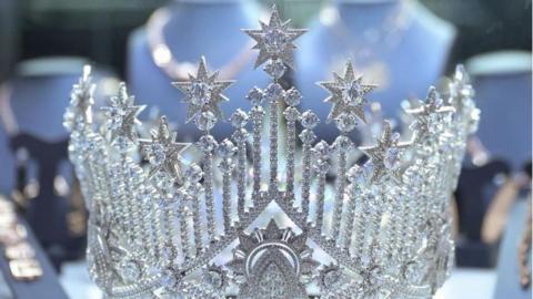 Picture of the glittering Miss Universe Indonesia crown