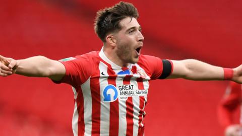 Lynden Gooch celebrates scoring for Sunderland