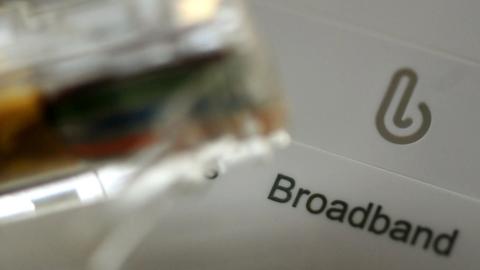 Broadband router and cable