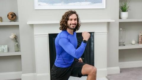 Joe Wicks exercising at home