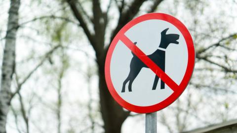 No dogs sign