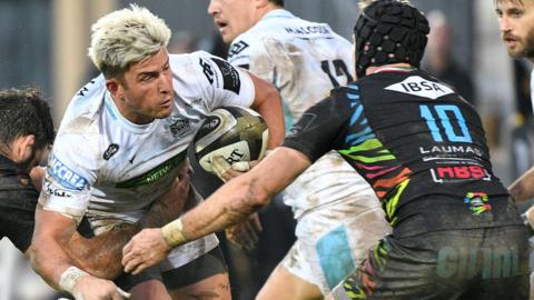 DTH van der Merwe carries ball for Glasgow