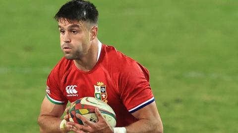 Conor Murray running with the ball