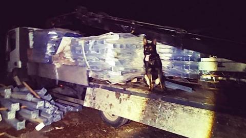 PD Astro with the suspect vehicle