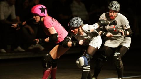 Roller Derby: How To Hit