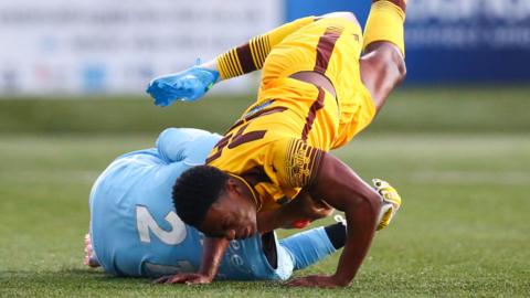 Sutton United v Wrexham