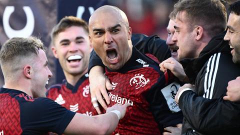 Simon Zebo celebrates his try in the first half