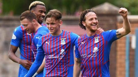 Tom Walsh scores for Inverness.