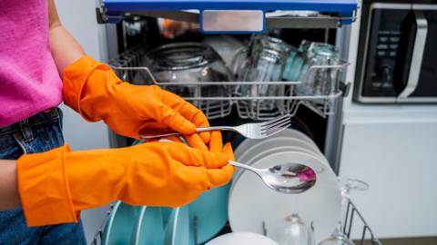 Dishwasher / Orange washing Gloves