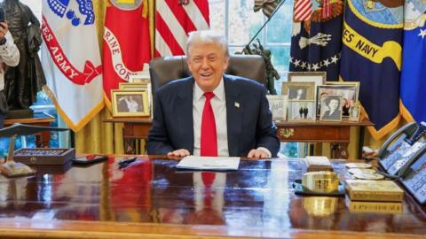 President Donald Trump, smiles during his meeting with Syria's President Ahmad al-Sharaa, at the White House in Washington, Monday, Nov. 10, 2025