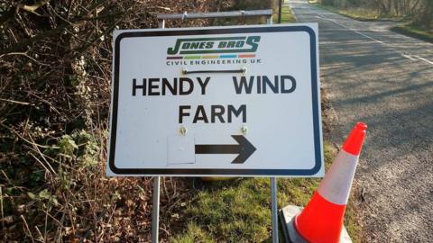 Sign directing contractors to the Hendy Wind Farm site