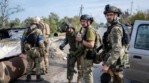 Ukrainian soldiers in Kupiansk, 30 Sep 22