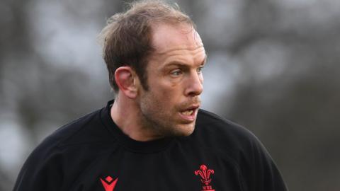 Alun Wyn Jones in training