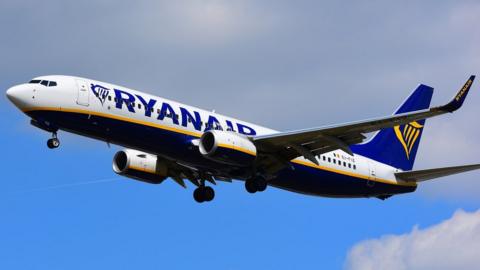 ryanair plane