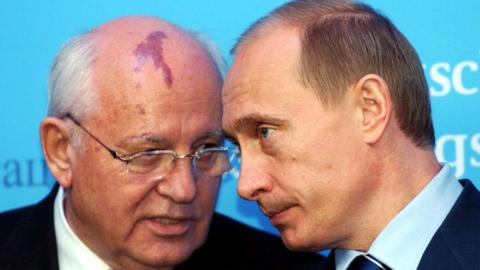 Mikhail Gorbachev and Vladimir Putin in 2004