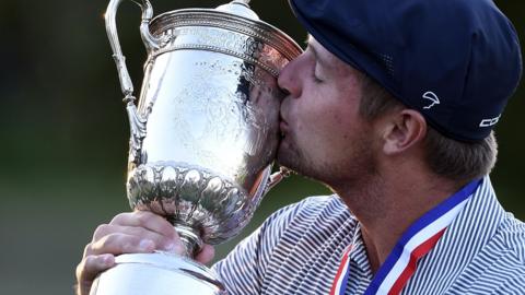 Bryson DeChambeau with US Open trophy