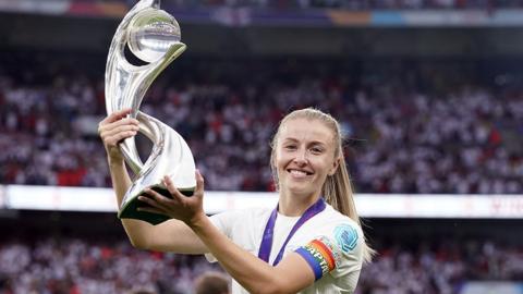 Leah Williamson with the Euro 2022 trophy at Wembley Stadium