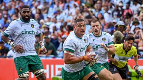 Juarno Augustus scoring a try for Northampton Saints against South African side Bulls 