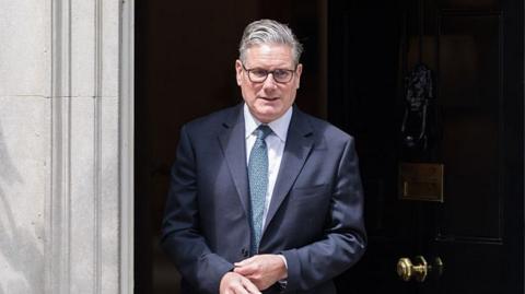 Starmer leaves No 10