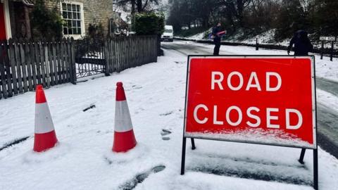Road closed sign in Lincolnshire