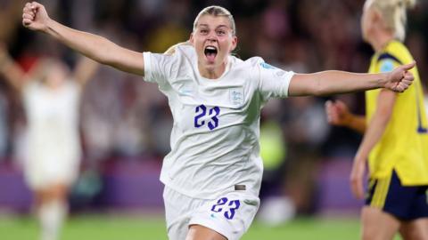 Alessia Russo celebrates her goal against Sweden