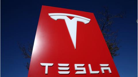 Tesla booted out of crash death probe