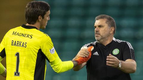 Ange Postecoglou with goalkeeper Vasilas Barkas