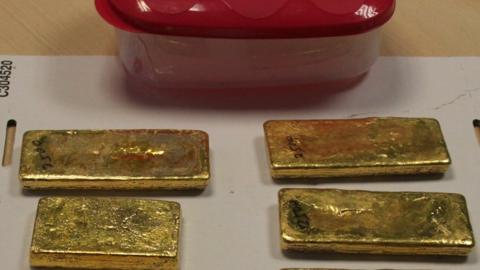 Gold bars and lunchbox