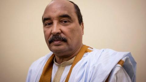 Mauritanian President Mohamed Ould Abdel Aziz poses during a photo session during the "Festival des villes anciennes" (Ancient cities Festival) in Oualata, southeastern Mauritania.