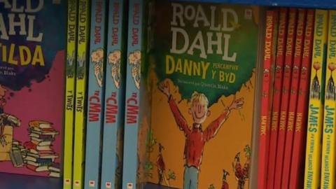 Welsh language Roald Dahl books