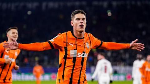 Shakhtar Donetsk celebrate scoring against Brest