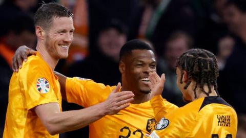 Wout Weghorst (left) celebrates his early goal against the Republic