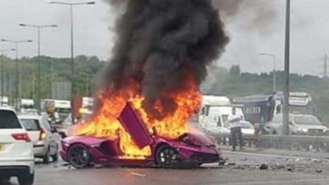 Image of a Lamborghini on fire