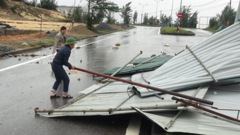 Storm Vamco hits Vietnam