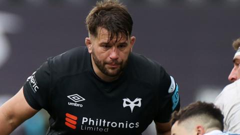 Tom Botha stands guard in Ospreys' defence