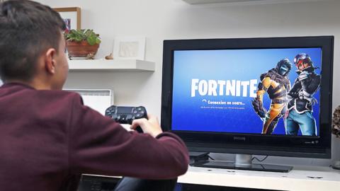 Fortnite e o sucesso da estratégia do gratuito que sai caro - BBC News  Brasil