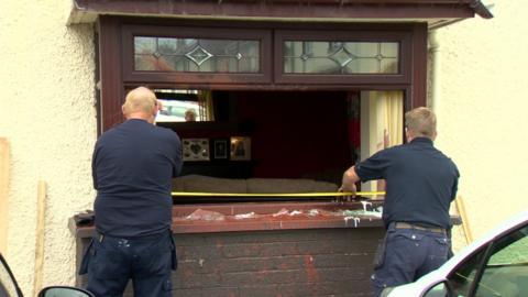 westbourne crescent window being fixed