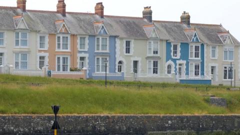 Tai lliwgar Aberaeron