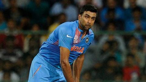 Ravichandran Ashwin bowling