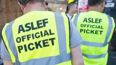 Aslef members on strike