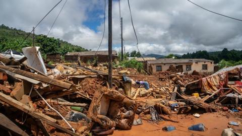 ˿ reporter Pumza Fihlani gives a glimpse of what the trail of destruction in Mozambique looks like.