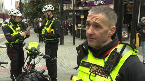 City Of London: Illegal E-bikes Used By Gangs To Snatch Mobiles - BBC News