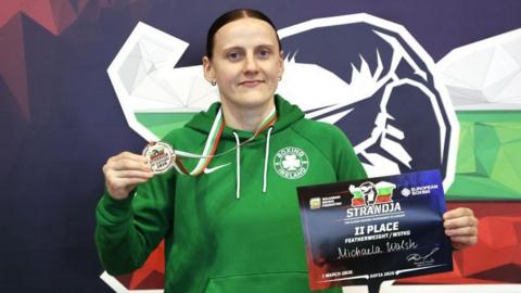 Michaela Walsh with her silver medal from the Strandja Tournament 