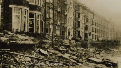 Difrod storm, Teras Victoria, Aberystwyth 1938