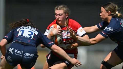 Emma Sing carries the ball for Gloucester-Hartpury