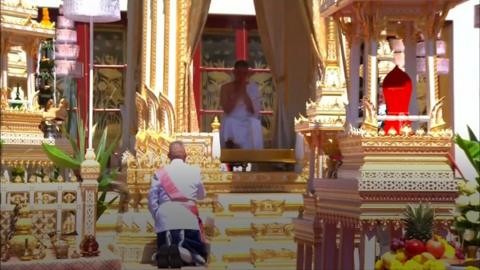Thailand king crowned